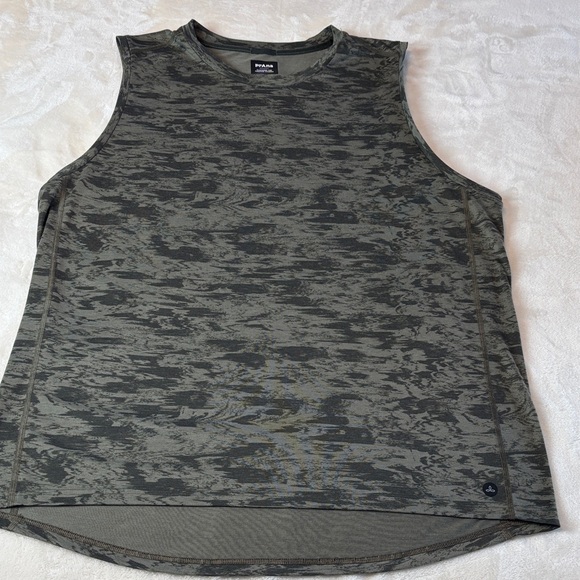 Men's Prana Mission Trails Tank Olive Camouflage Sleeveless Shirt - Picture 6 of 10